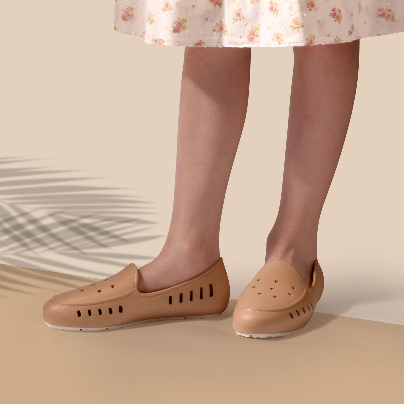 Cruise Loafer - Sand stars  <br><span style="color: #FF0000;">Pre order now!  Ships end of February </span>